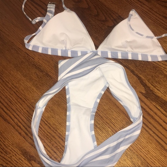 Blue and white striped cupshe bikini size medium - Picture 3 of 3
